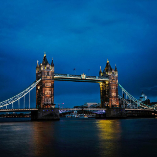 &Lambda;&omicron;&nu;&delta;ί&nu;&omicron; | &Alpha;&pi;ό&kappa;&rho;&iota;&epsilon;&sigmaf; &amp; 25&eta; &Mu;&alpha;&rho;&tau;ί&omicron;&upsilon; 2026